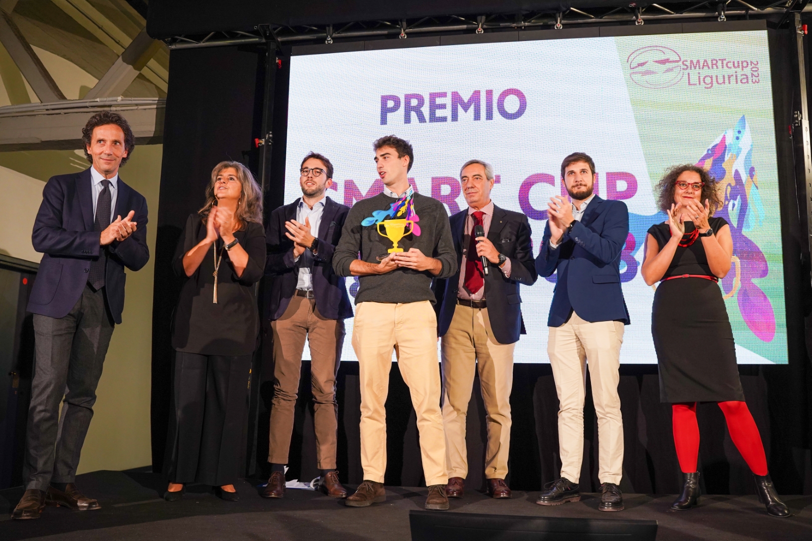 foto vincitori shapen sul palco